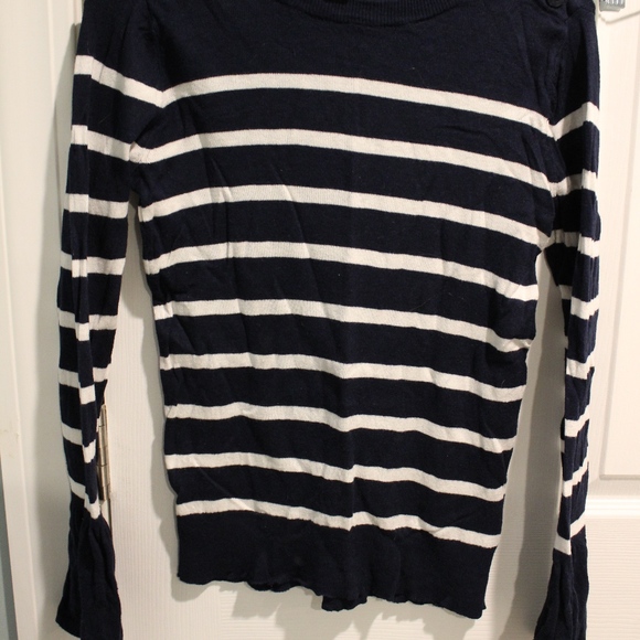Sweater - Picture 1 of 2